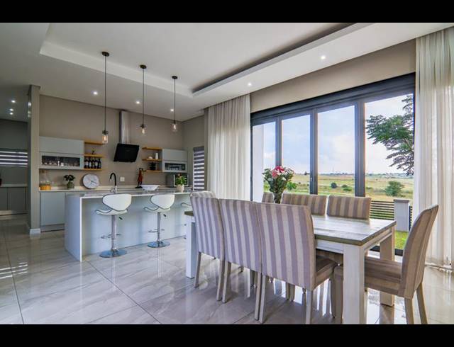 5 BEDROOM HOUSE FOR SALE IN COPPERLEAF ESTATE